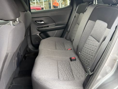 Used 2025 Nissan Kicks SV FWD image 11