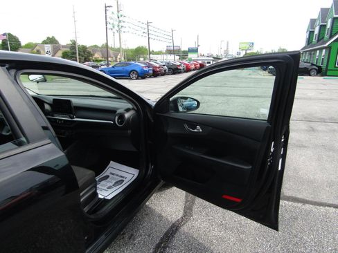Used 2019 Kia Forte LXS FWD image 22