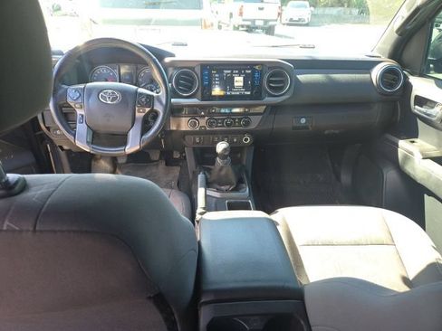 Certified 2017 Toyota Tacoma TRD Sport w/ Premium & Technology Package AWD/4WD image 10
