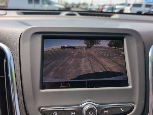 Used 2024 Chevrolet Equinox LT FWD image 14