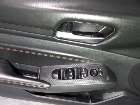 Used 2022 Nissan Altima 2.0 SR image 9