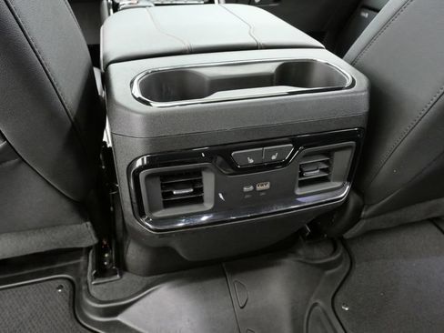 Used 2024 GMC Sierra 1500 AT4 w/ Technology Package AWD/4WD image 20