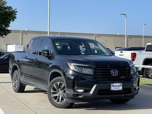 Used 2023 Honda Ridgeline Sport image 2