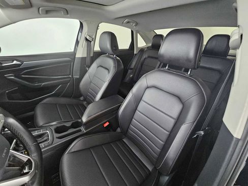 Used 2022 Volkswagen Jetta SE image 21
