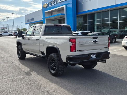 Used 2026 Chevrolet Silverado 2500 ZR2 w/ LPO, Dark Essentials Package AWD/4WD image 5