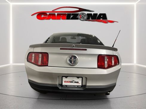 Used 2010 Ford Mustang Coupe image 4