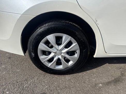 Used 2014 Toyota Corolla LE image 12