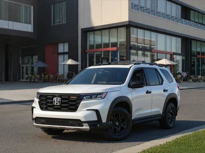 New 2025 Honda Pilot TrailSport