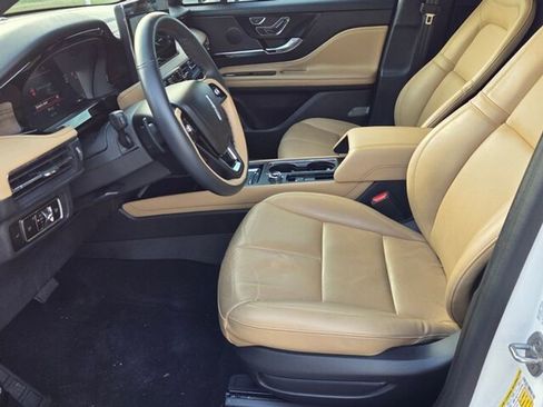 Used 2023 Lincoln Corsair Reserve image 7