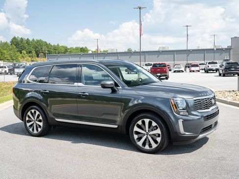 Used 2020 Kia Telluride S w/ S 8 Passenger Seating Package FWD image 12