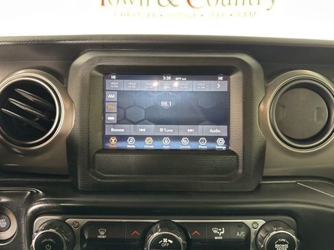 Used 2022 Jeep Gladiator Sport image 16