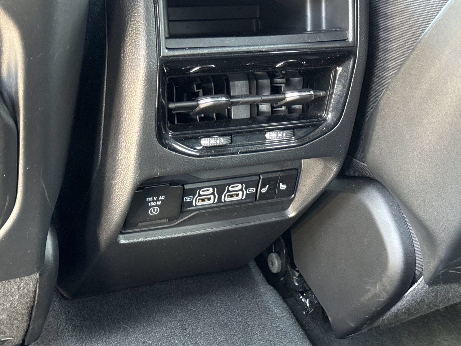 Used 2024 Jeep Grand Cherokee Overland AWD/4WD image 12