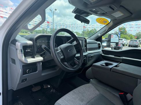 Used 2025 Ford F350 XLT AWD/4WD image 12