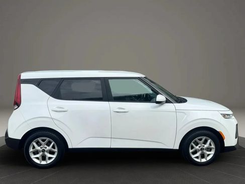 Used 2020 Kia Soul S FWD image 11