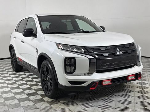 Used 2020 Mitsubishi Outlander Sport Black Edition image 3