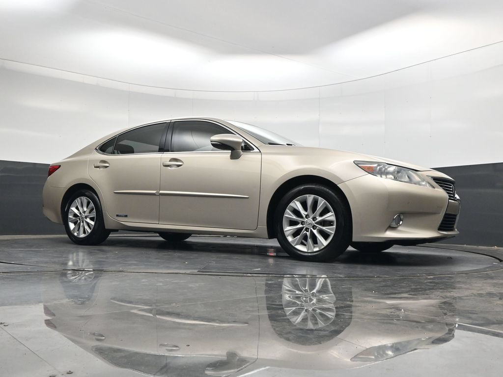 Used 2013 Lexus ES 300h w/ Luxury Pkg FWD image 26