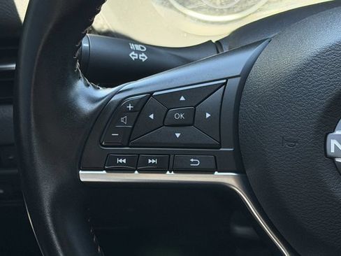 Used 2025 Nissan Sentra SR FWD image 13