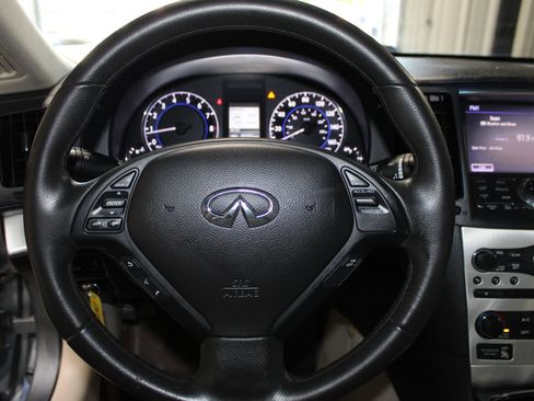 Used 2015 INFINITI Q60 Journey w/ Premium Package RWD image 9