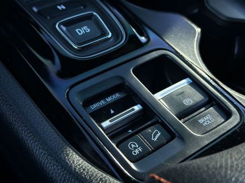 Used 2025 Honda Pilot TrailSport image 28