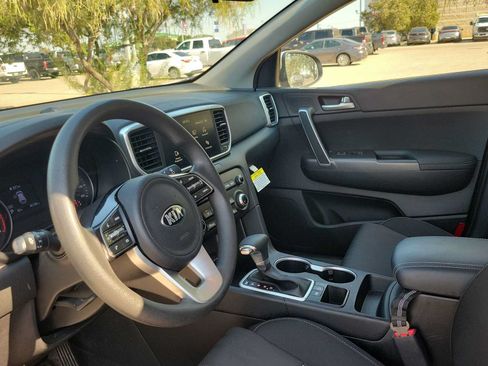 Used 2022 Kia Sportage LX FWD image 10