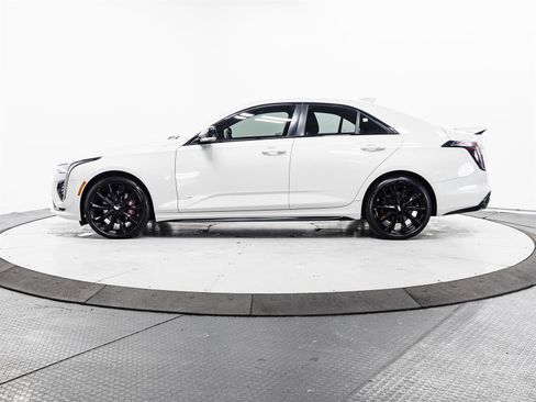 Used 2022 Cadillac CT4 V w/ LPO, ONYX Package image 7