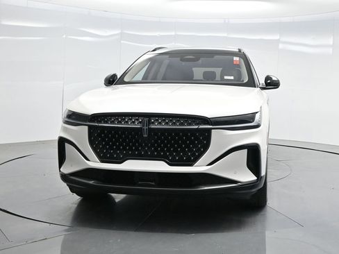 Used 2025 Lincoln Nautilus Reserve w/ Jet Appearance Package image 29