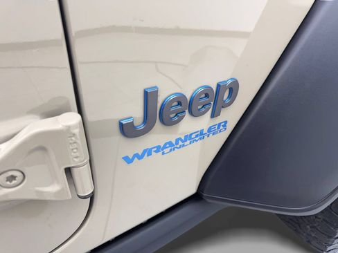 Used 2022 Jeep Wrangler Unlimited Rubicon 4xe AWD/4WD image 24