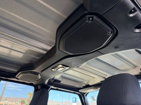Used 2023 Jeep Gladiator Mojave w/ LED Lighting Group AWD/4WD image 40