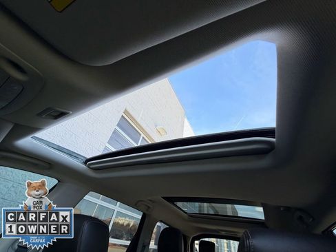 Used 2019 Nissan Pathfinder SL image 28