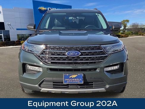 Used 2022 Ford Explorer XLT w/ Equipment Group 202A image 3