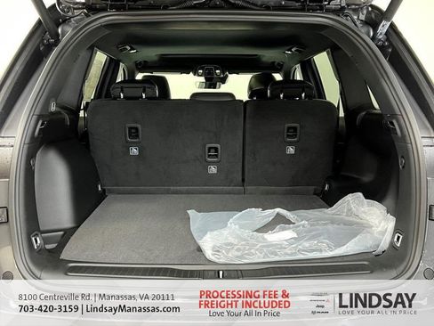 New 2025 Jeep Grand Cherokee Laredo image 8