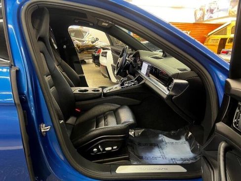 Used 2017 Porsche Panamera image 23