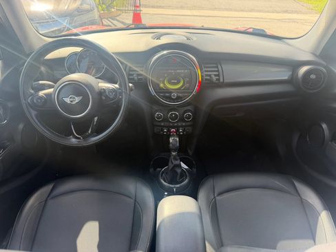 Used 2016 MINI Cooper 4-Door Hardtop w/ Media Package FWD image 7