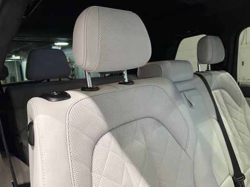 Used 2023 BMW X7 xDrive40i w/ Premium Package image 50