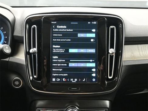 Used 2024 Volvo XC40 B5 Plus w/ Climate Package image 18