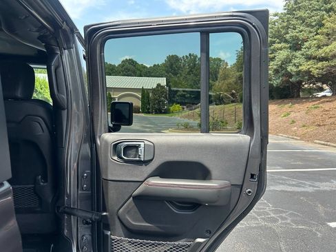 Used 2025 Jeep Gladiator Rubicon w/ Safety Group AWD/4WD image 65
