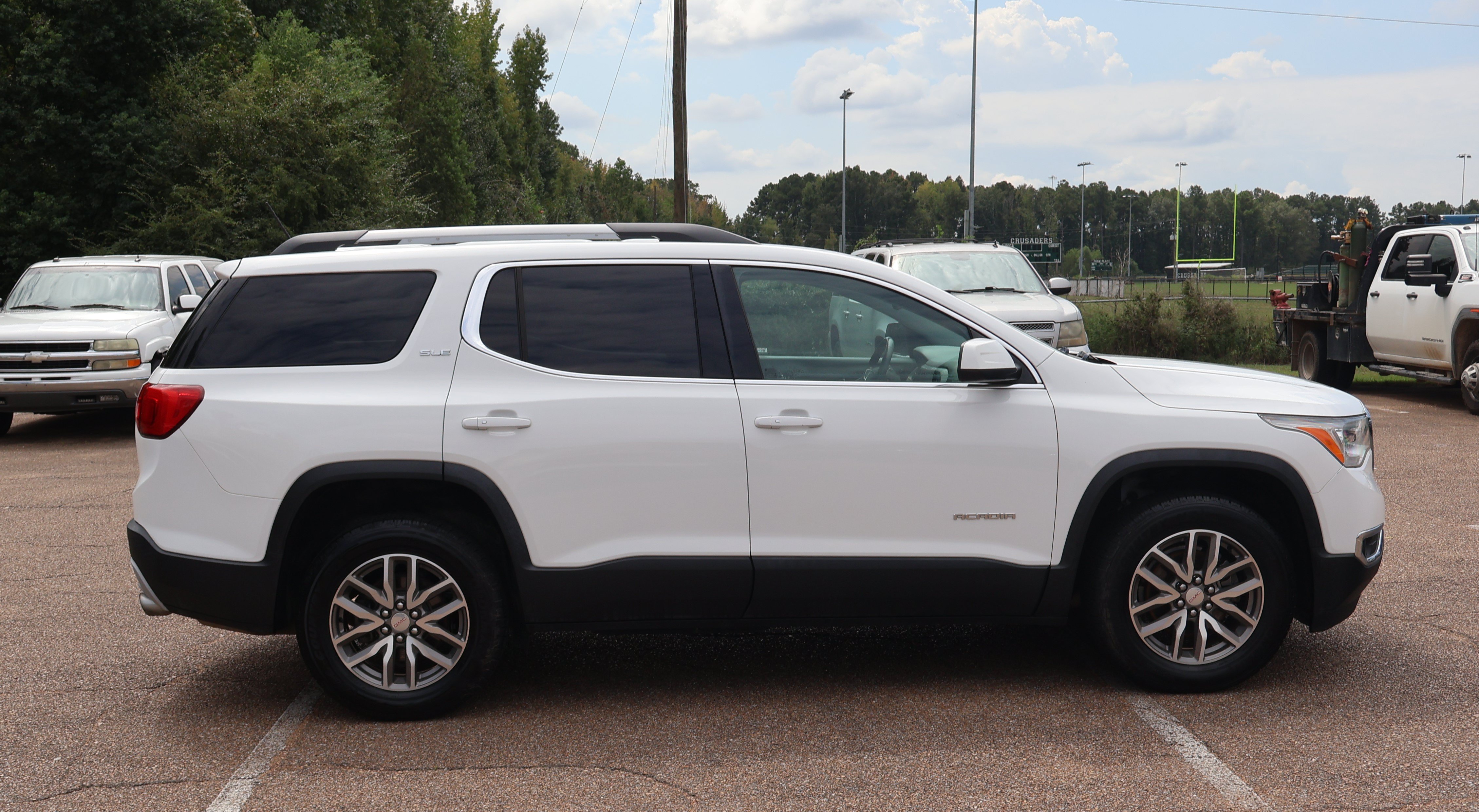 Used 2019 GMC Acadia SLE FWD image 4