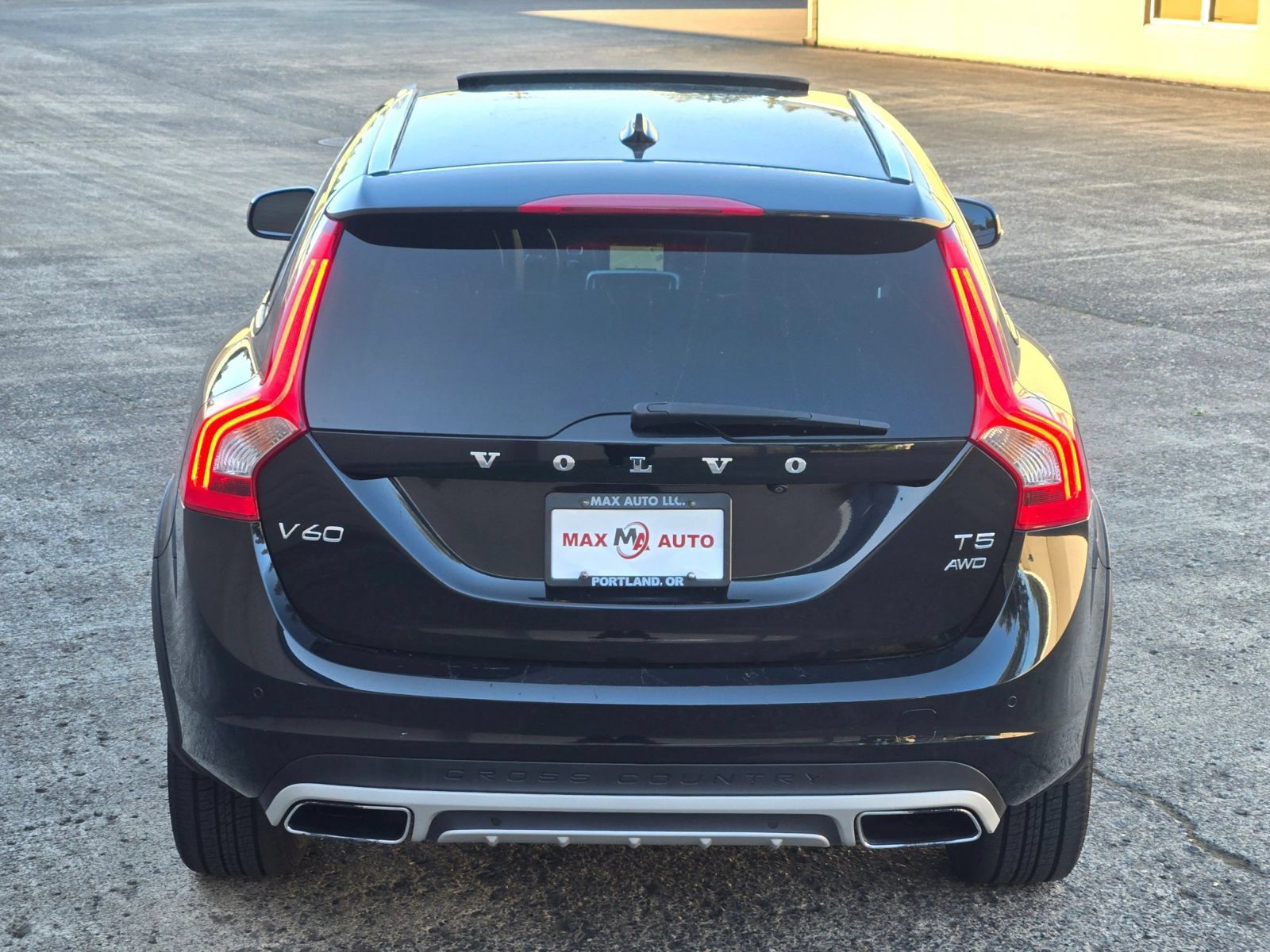 Used 2016 Volvo V60 T5 Cross Country w/ Convenience Package AWD/4WD image 7