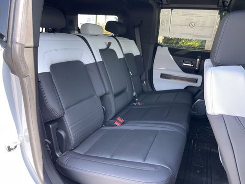 New 2025 GMC Hummer EV 3X w/ LPO, Roof Cross Rail Package image 28