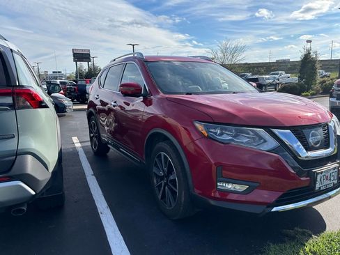 Used 2017 Nissan Rogue SL w/ SL Premium Package image 1