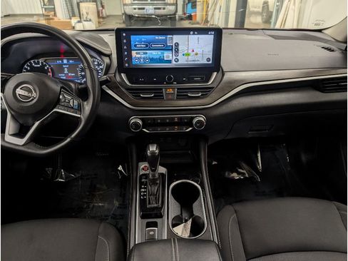 Used 2023 Nissan Altima 2.5 SV w/ SV Premium Package image 15