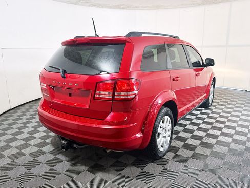 Used 2019 Dodge Journey SE FWD image 3