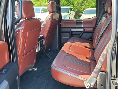 Used 2018 Ford F150 Platinum w/ Equipment Group 701A Luxury image 4