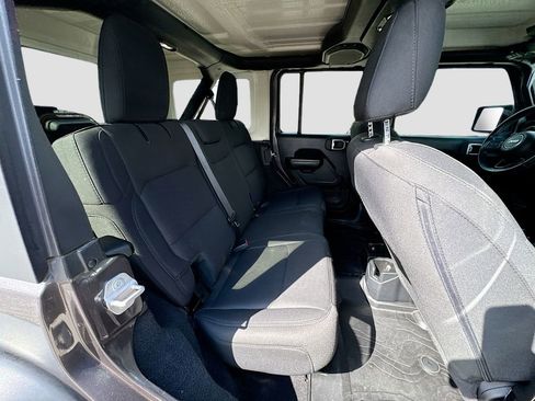 Used 2021 Jeep Wrangler Unlimited Sport image 24