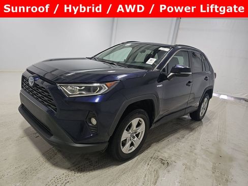Used 2021 Toyota RAV4 XLE image 1