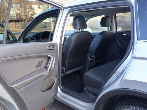 Used 2019 Volkswagen Tiguan SEL image 24