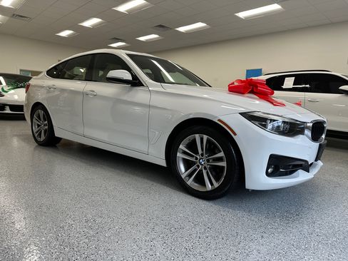 Used 2018 BMW 330i Gran Turismo xDrive image 10