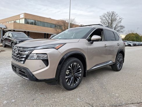 New 2026 Nissan Rogue Platinum image 2