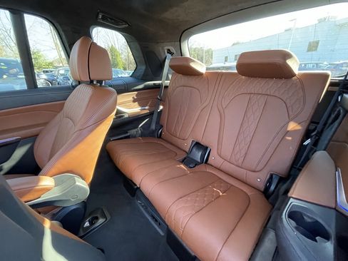 Certified 2025 BMW X7 M60i image 17