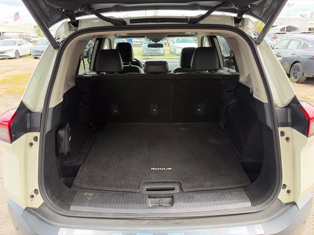 Used 2021 Nissan Rogue SV w/ Premium Package FWD image 19
